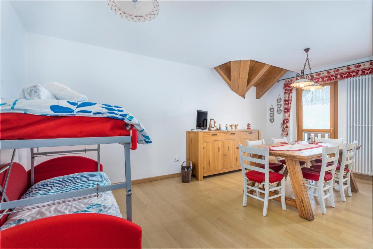 Golf View Apt With Parking And Mountain View! Apartment Tarvisio Bagian luar foto