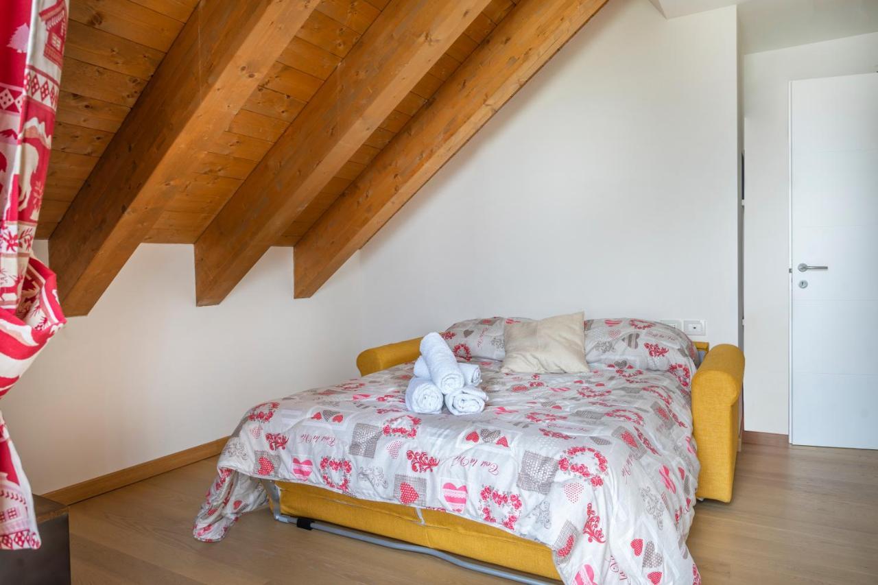Golf View Apt With Parking And Mountain View! Apartment Tarvisio Bagian luar foto