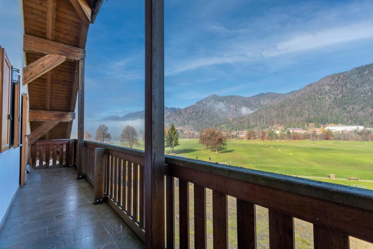 Golf View Apt With Parking And Mountain View! Apartment Tarvisio Bagian luar foto