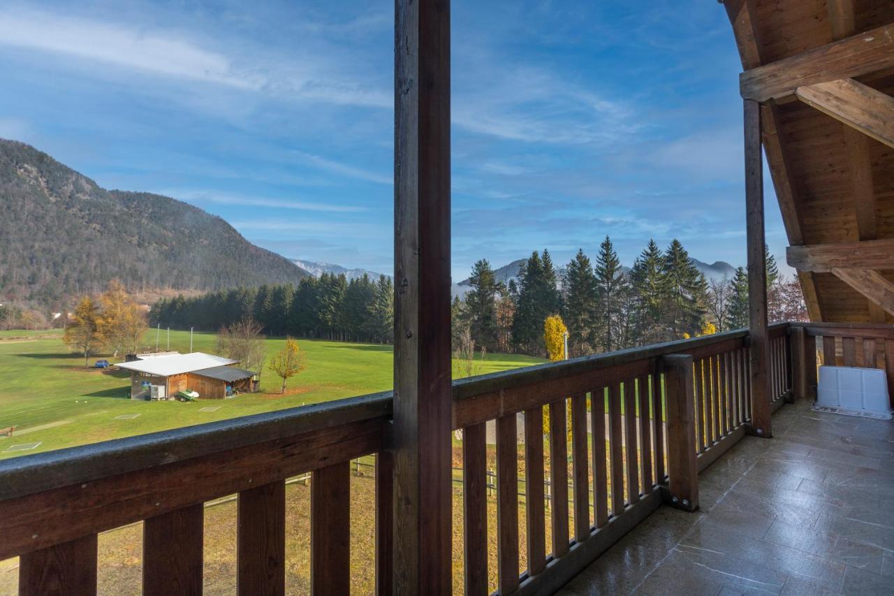 Golf View Apt With Parking And Mountain View! Apartment Tarvisio Bagian luar foto